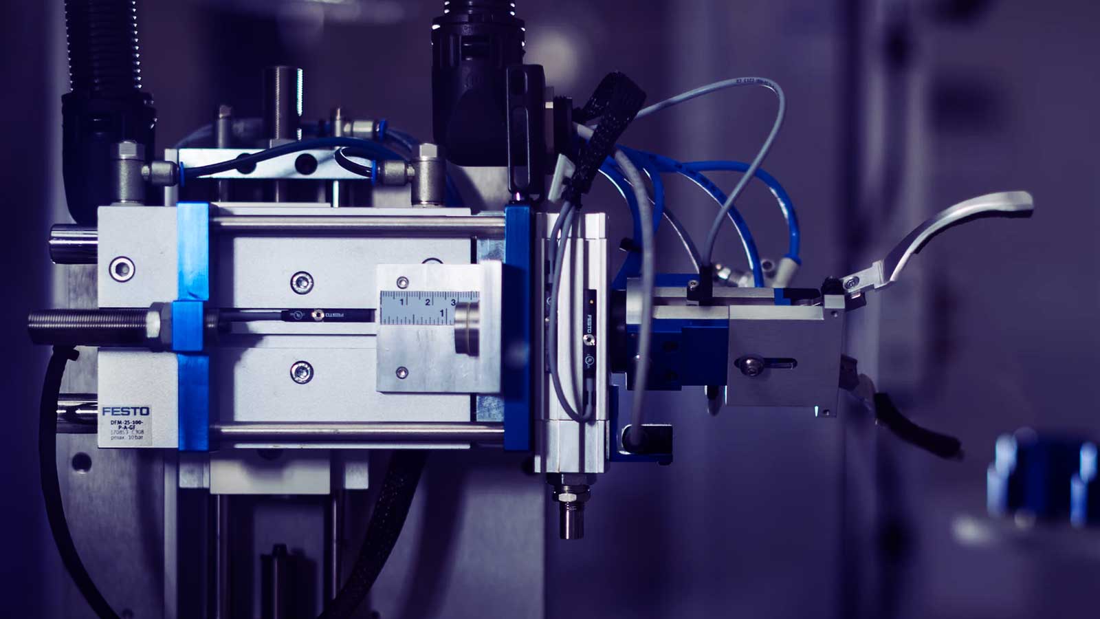 robotic motor with wires